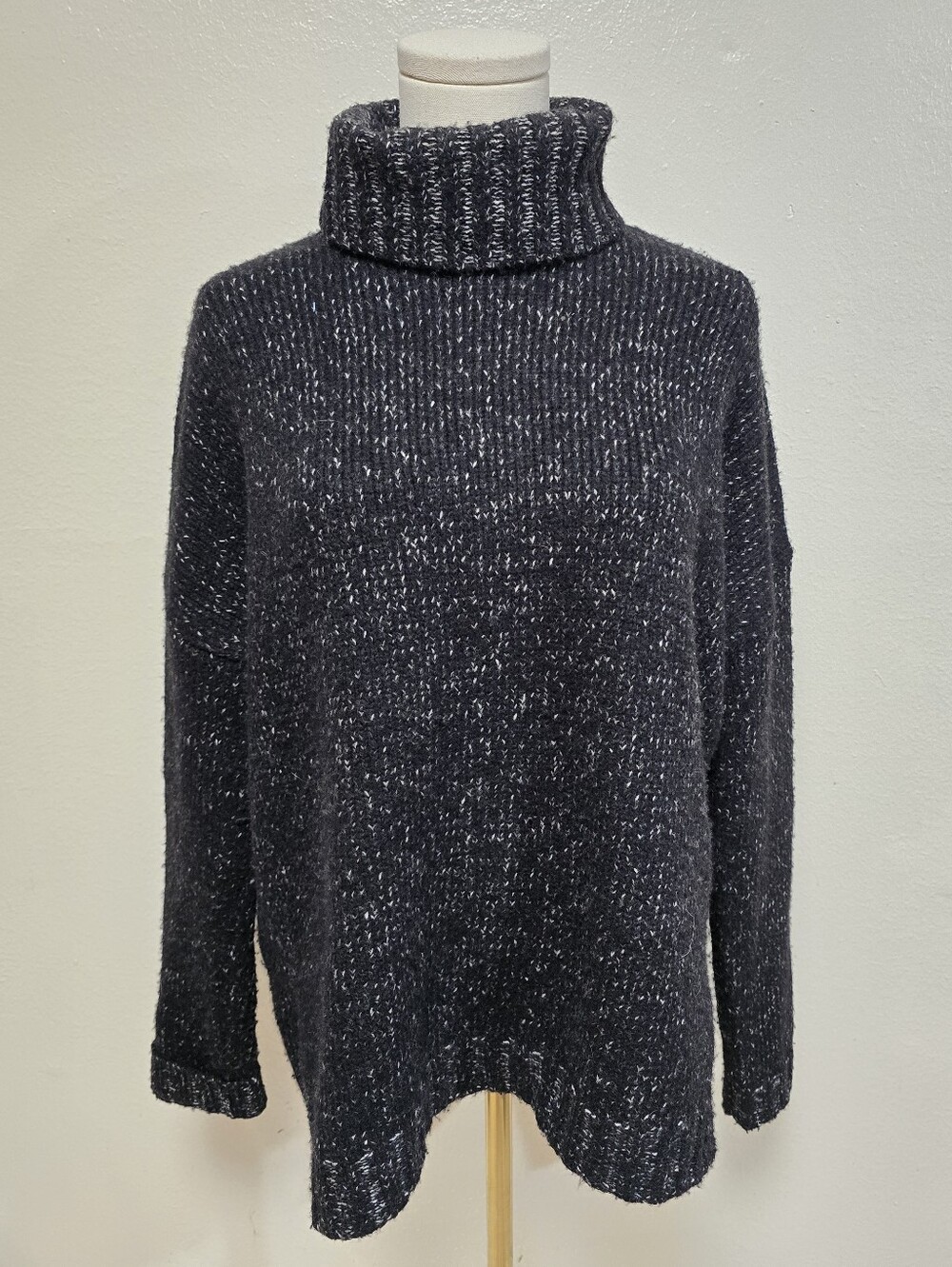 Vince Turtleneck Sweater Wool Silk Cashmere Size Medium
